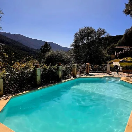 Chalet Small